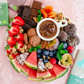 Choco & fruit snack platter